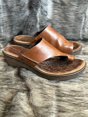Born Handcrafted Brown Leather Toe Loop Wedge Sandals Women’s Size 9 40.5